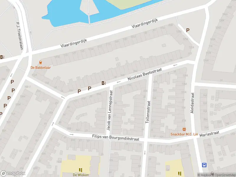 Ambulance met gepaste spoed naar de Nicolaas Beetsstraat in Schiedam