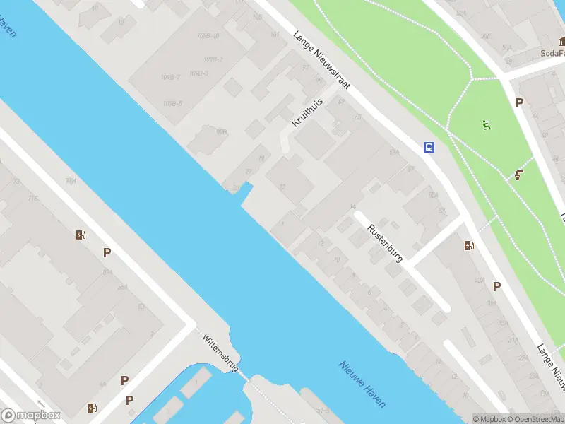 Ambulance met grote spoed naar de Kruithuis in Schiedam