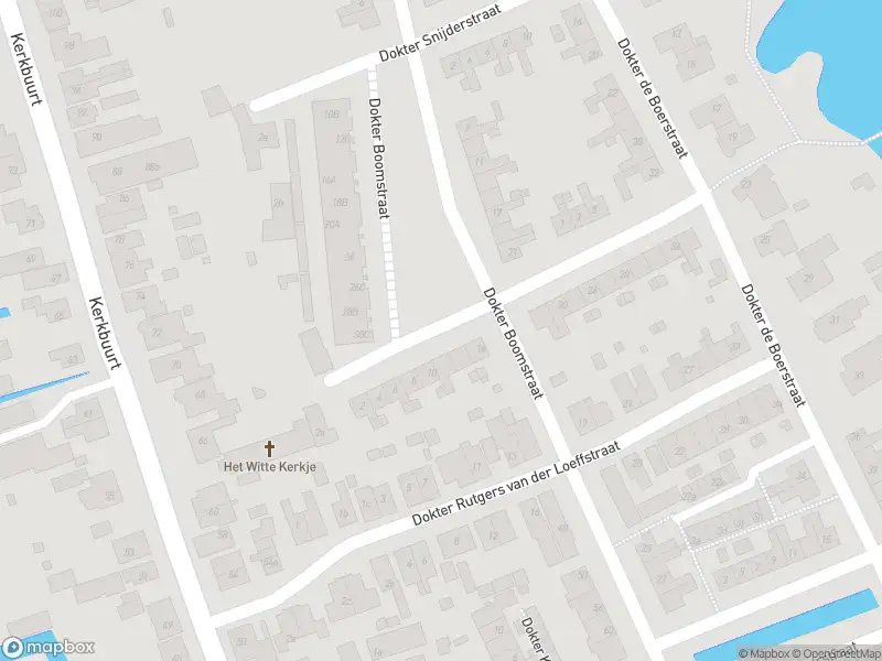 Ambulance met gepaste spoed naar de Dokter Wijmansstraat in Oostzaan