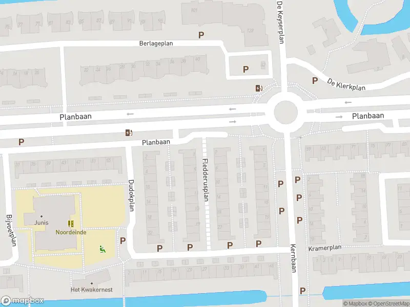 Ambulance met grote spoed naar de Fledderusplan in Zoetermeer