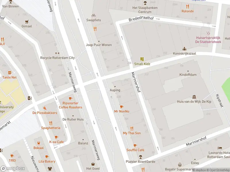 Ambulance met gepaste spoed naar de Mariniersweg in Rotterdam