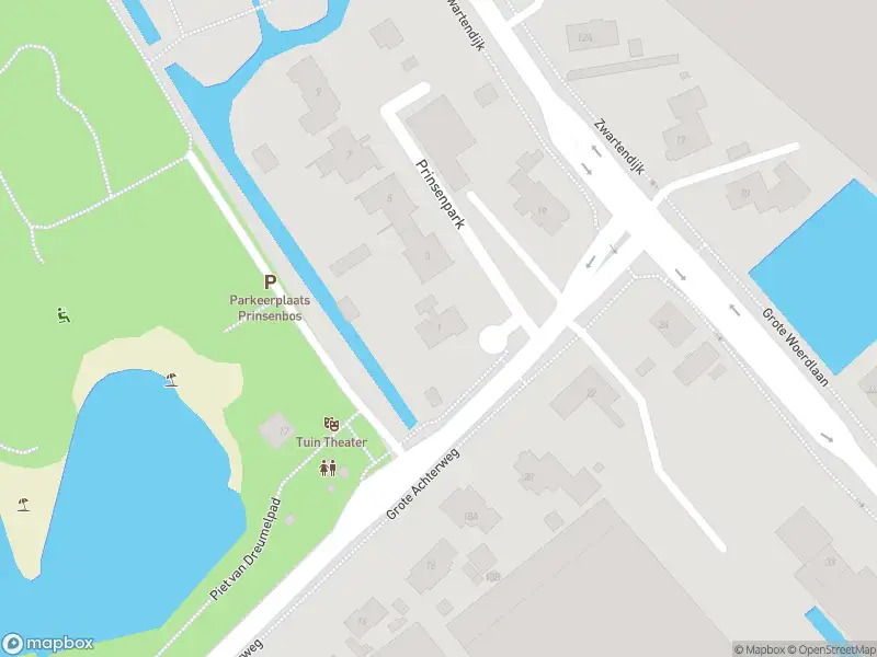 Ambulance met grote spoed naar de Prinsenpark in Naaldwijk