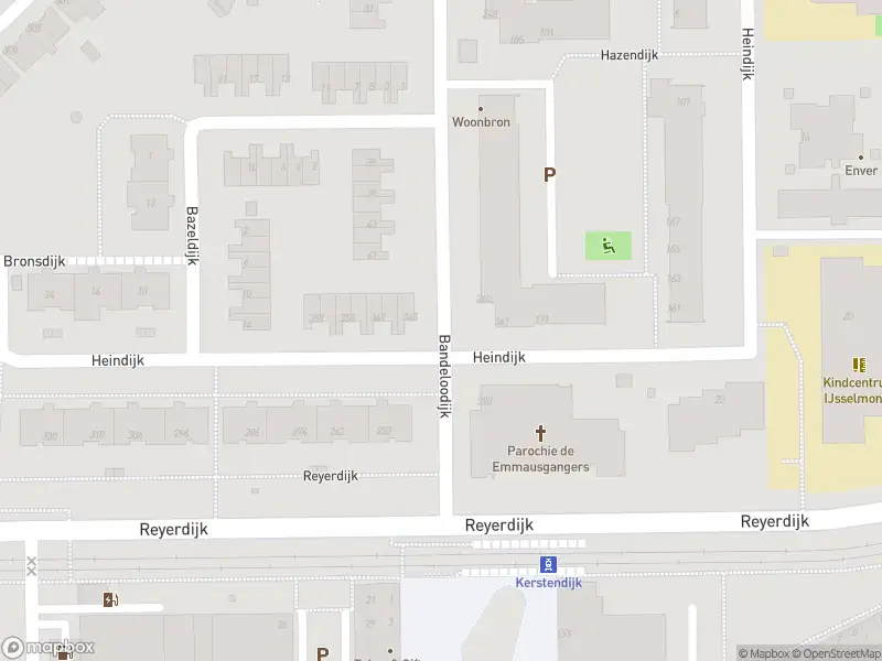 Ambulance met grote spoed naar de Reyerdijk in Rotterdam