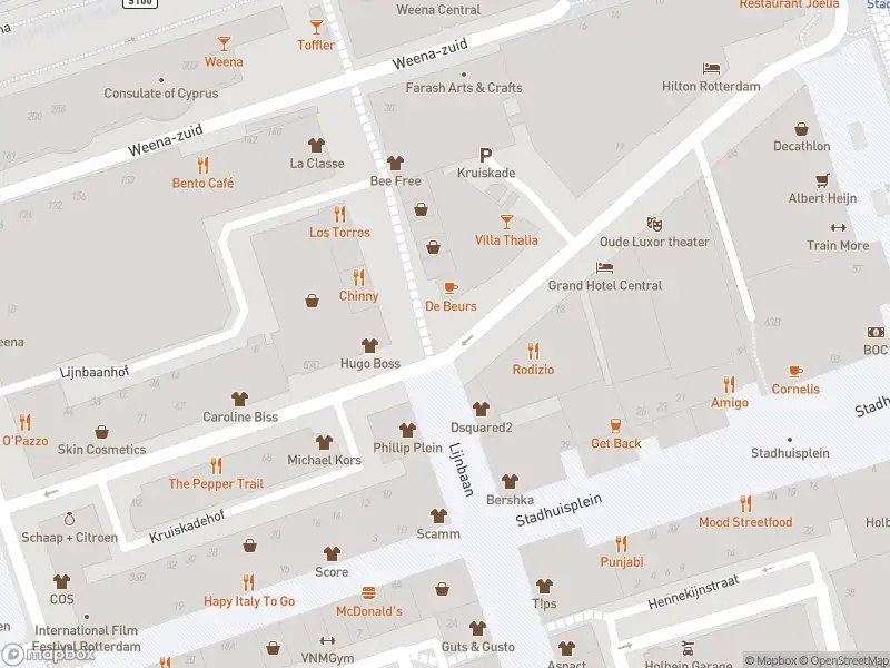 Ambulance met gepaste spoed naar de Kruiskade in Rotterdam