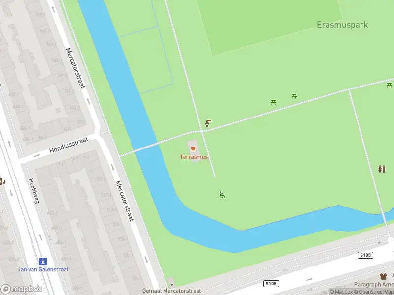 Ambulance met gepaste spoed naar de Erasmuspark in Amsterdam