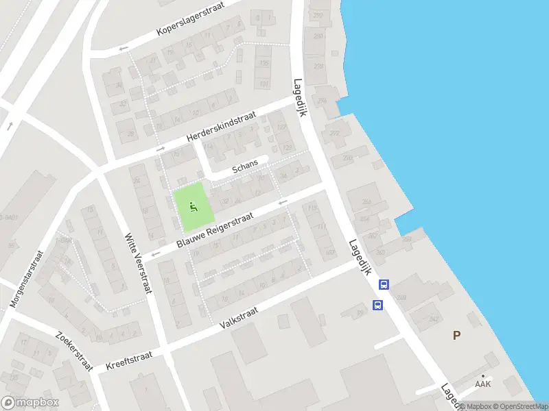 Ambulance met grote spoed naar de Blauwe Reigerstraat in Zaandijk