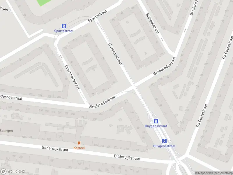 Ambulance met grote spoed naar de Huygensstraat in Rotterdam