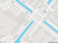 Ambulance met grote spoed naar de Wilgenlei in Rotterdam