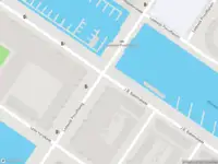 Ambulance met gepaste spoed naar de Lodewijk Pincoffsweg in Rotterdam