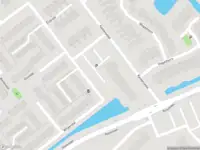 Ambulance met grote spoed naar de Elzendal in Maassluis