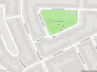 Ambulance met grote spoed naar de Zaanhof in Amsterdam