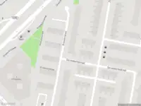 Ambulance met grote spoed naar de Dreischorstraat in Rotterdam