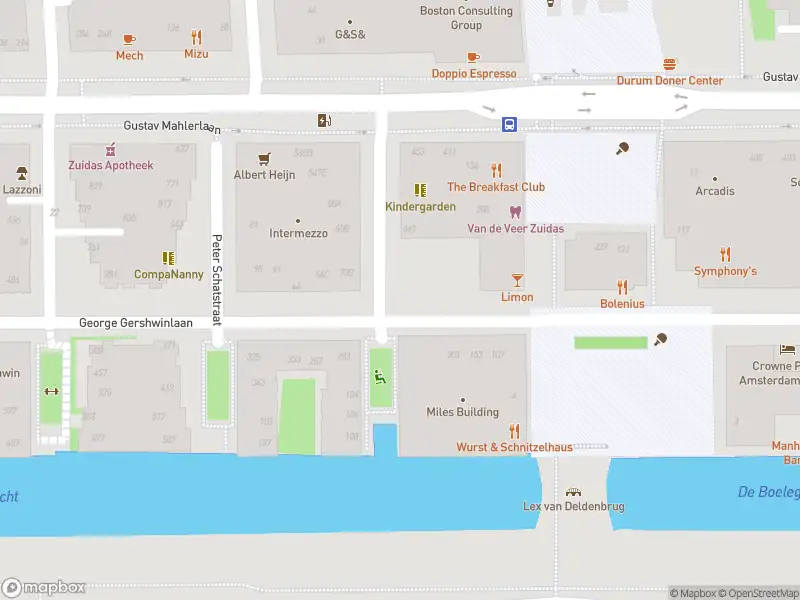 Ambulance met grote spoed naar de Leonard Bernsteinstraat in Amsterdam