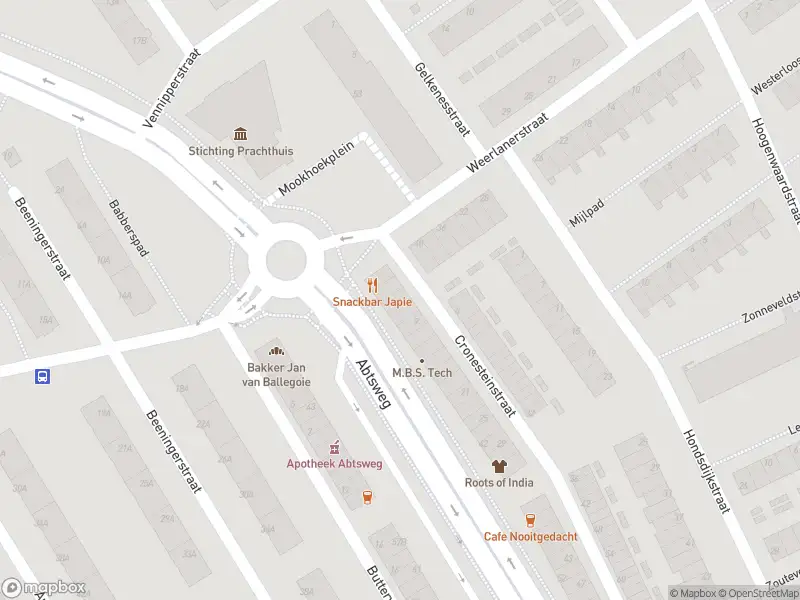 Ambulance met grote spoed naar de Cronesteinstraat in Rotterdam