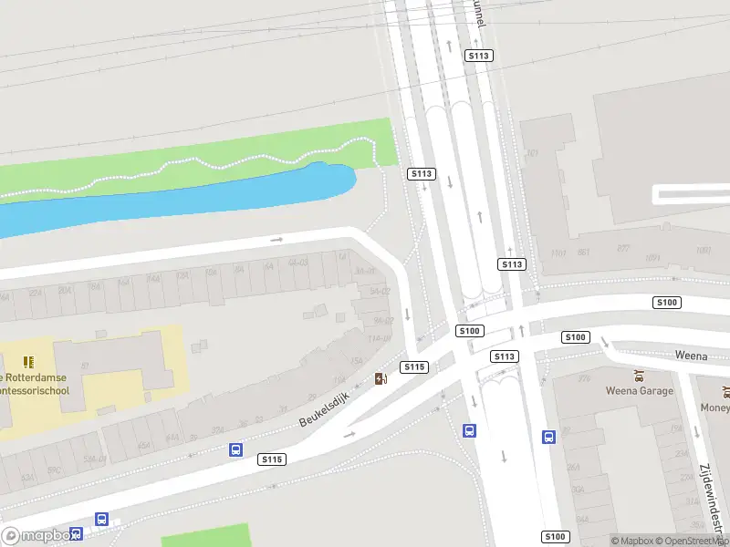 Ambulance met grote spoed naar de Beukelsdijk in Rotterdam