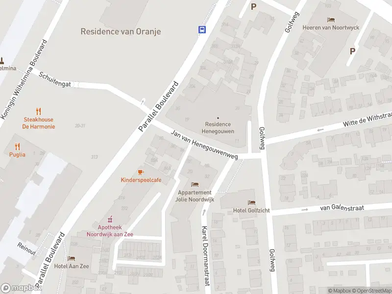 Ambulance met grote spoed naar de Jan van Henegouwenweg in Noordwijk