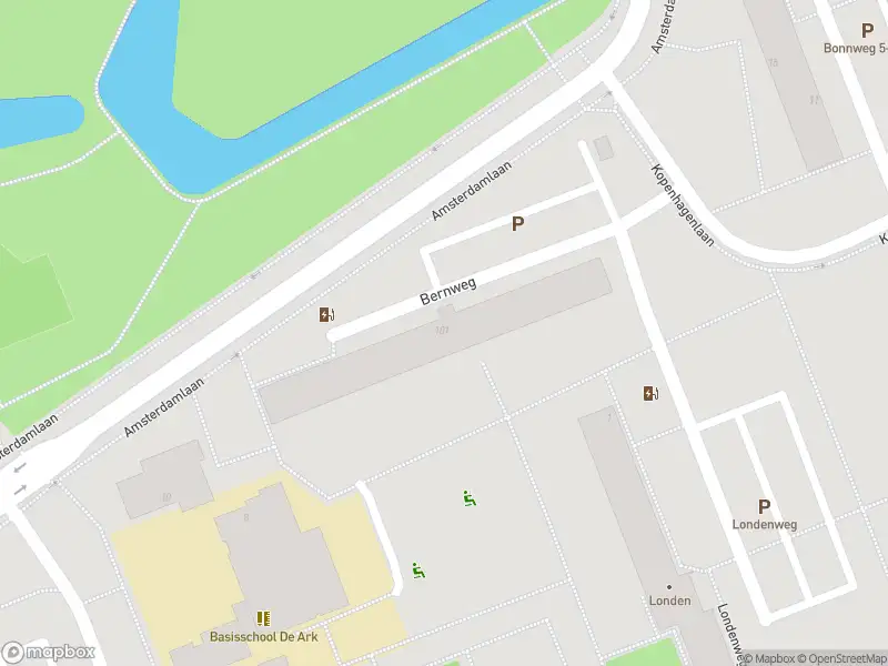 Ambulance met gepaste spoed naar de Bernweg in Vlaardingen