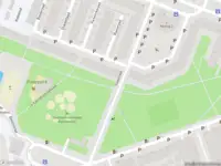 Ambulance met grote spoed naar de Wilhelminakade in Rotterdam