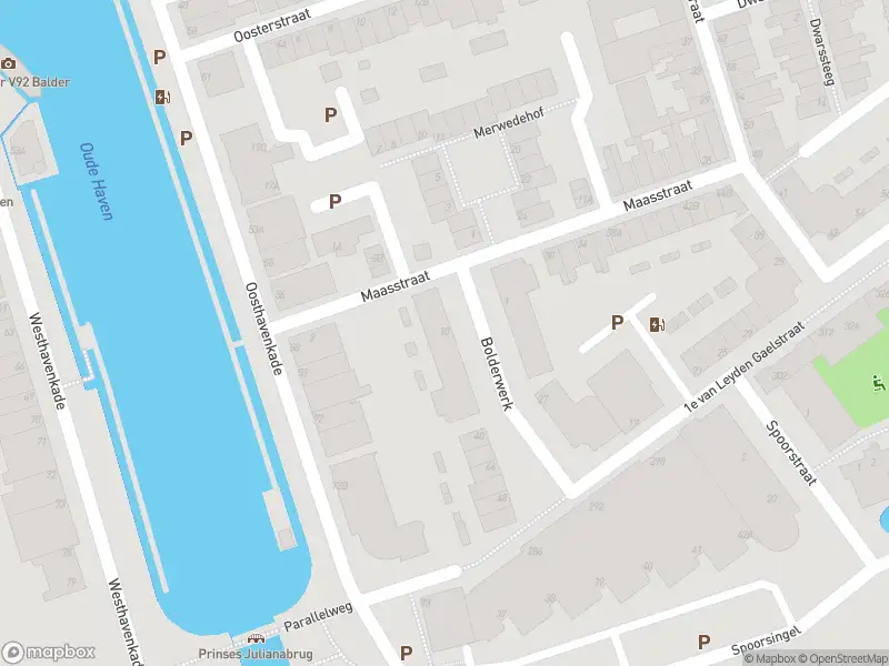 Ambulance met grote spoed naar de Bolderwerk in Vlaardingen