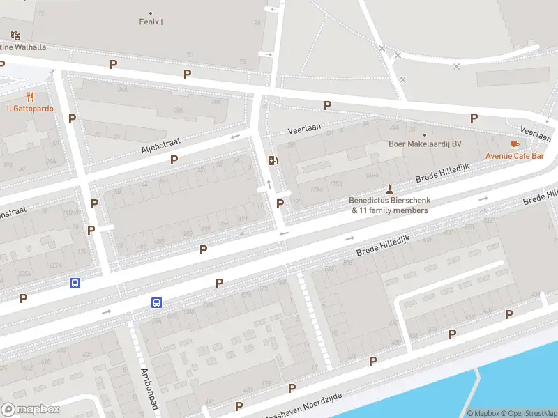 Ambulance met grote spoed naar de Brede Hilledijk in Rotterdam