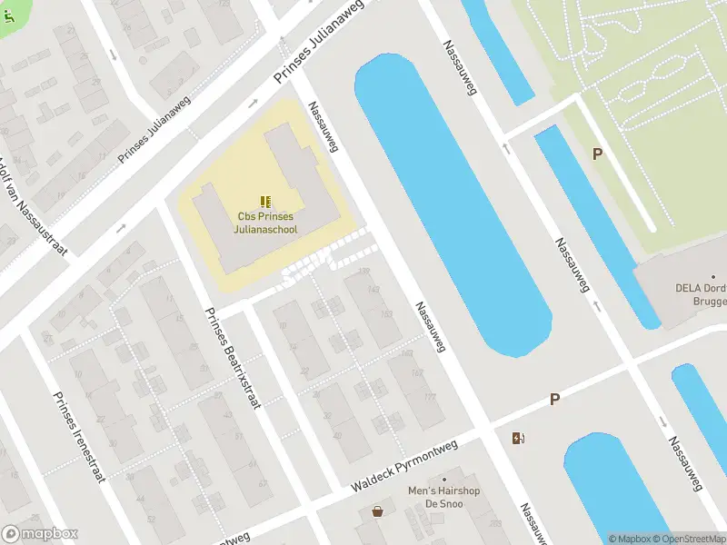 Ambulance met gepaste spoed naar de Nassauweg in Dordrecht