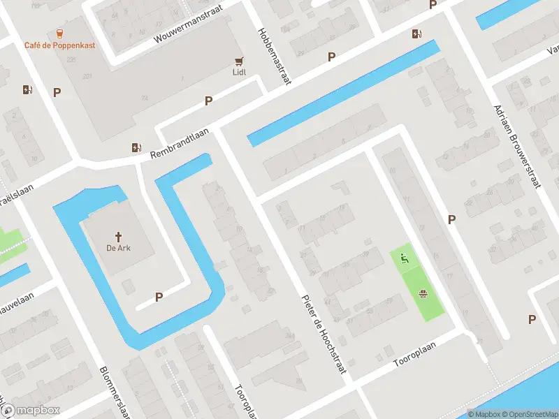 Ambulance met grote spoed naar de Pieter de Hoochstraat in Maassluis