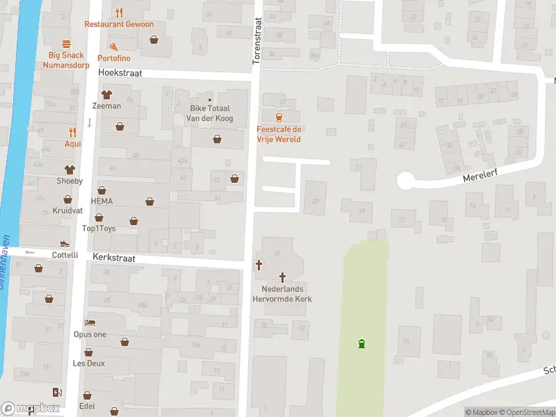 Ambulance met grote spoed naar de Torenstraat in Numansdorp