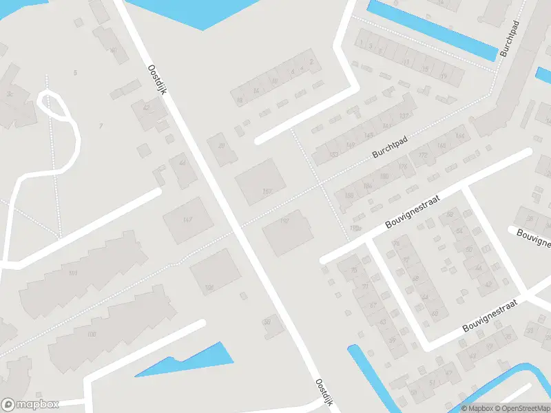 Ambulance met grote spoed naar de Burchtpad in Hellevoetsluis