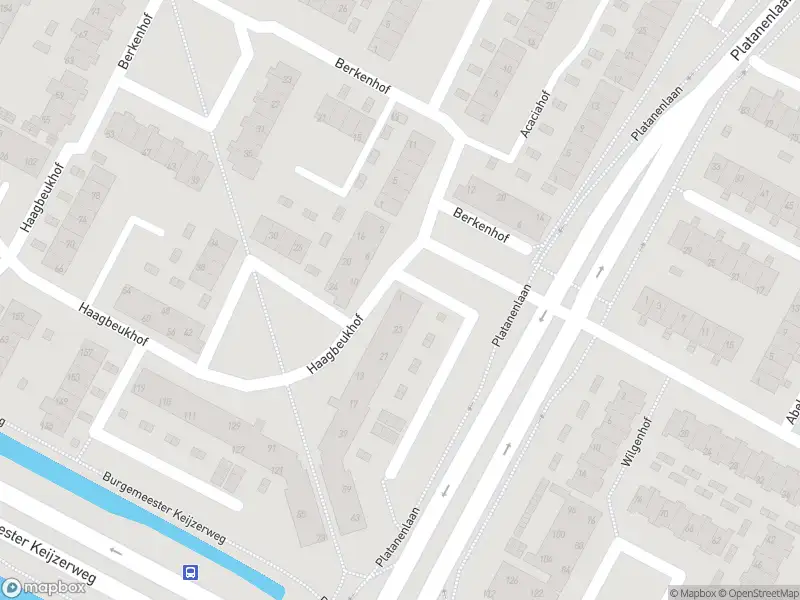 Ambulance met gepaste spoed naar de Haagbeukhof in Papendrecht