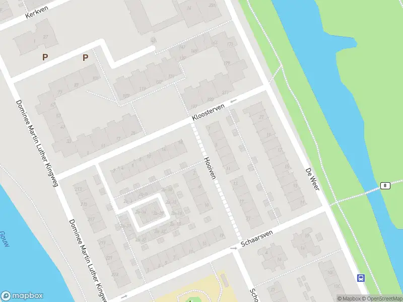 Ambulance met grote spoed naar de Hooiven in Zaandam