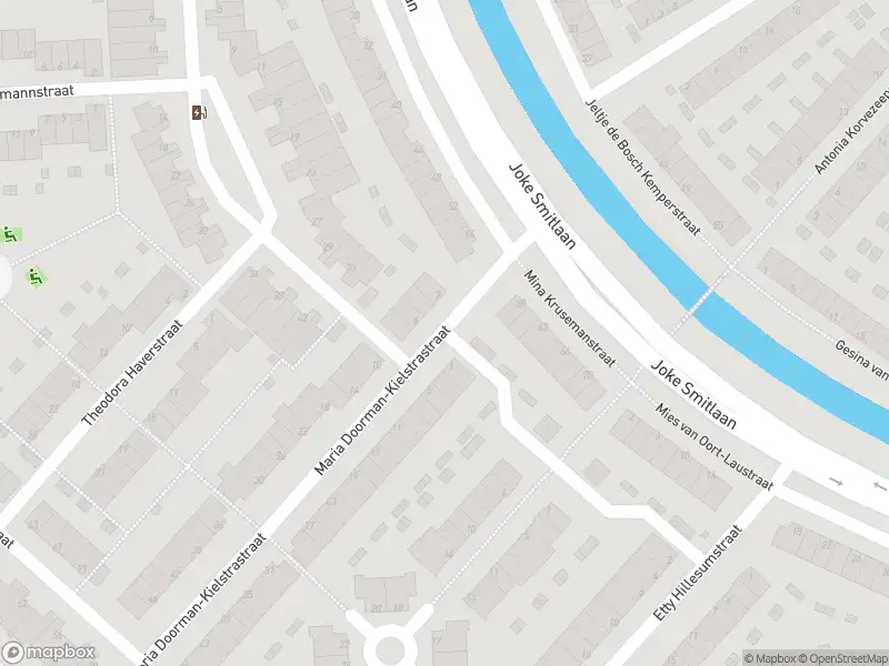 Ambulance met grote spoed naar de Maria Doorman-Kielstrastraat in Spijkenisse