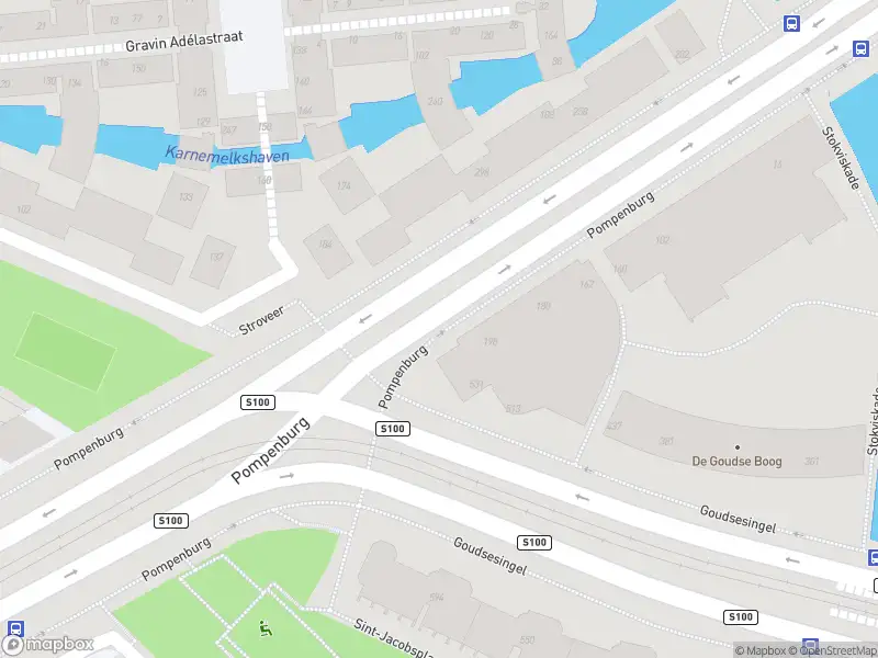 Ambulance met gepaste spoed naar de Pompenburg in Rotterdam