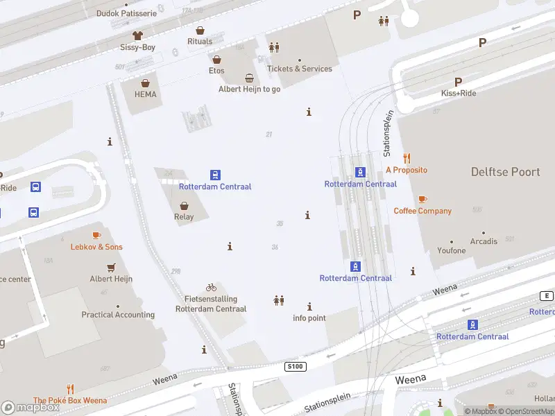 Ambulance met gepaste spoed naar de Stationsplein in Rotterdam