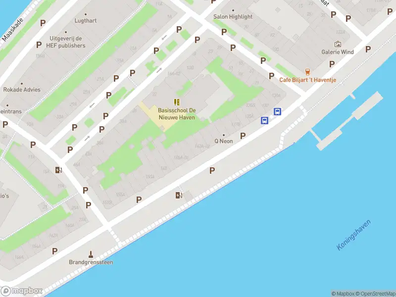 Ambulance met grote spoed naar de Prins Hendrikkade in Rotterdam