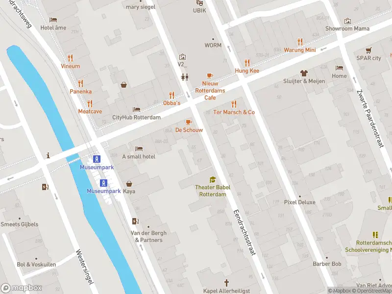 Ambulance met grote spoed naar de Eendrachtsstraat in Rotterdam