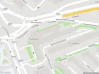 Ambulance met grote spoed naar de Schagerlaan in Amsterdam