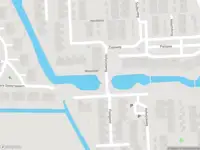 Ambulance met grote spoed naar de Watermolenplantsoen in Haarlem