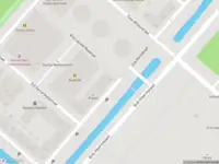 Ambulance met grote spoed naar de Leo Hornstraat in Amsterdam