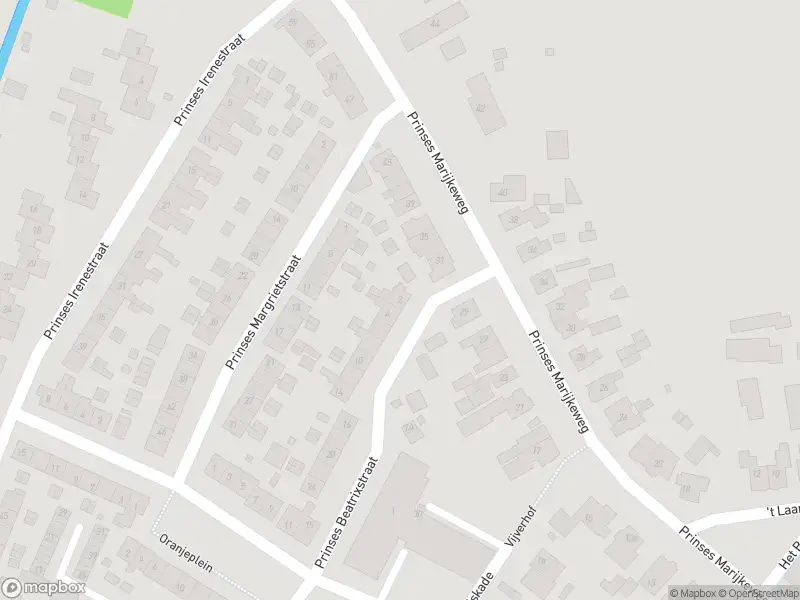 Ambulance met grote spoed naar de Prinses Beatrixstraat in Meerkerk