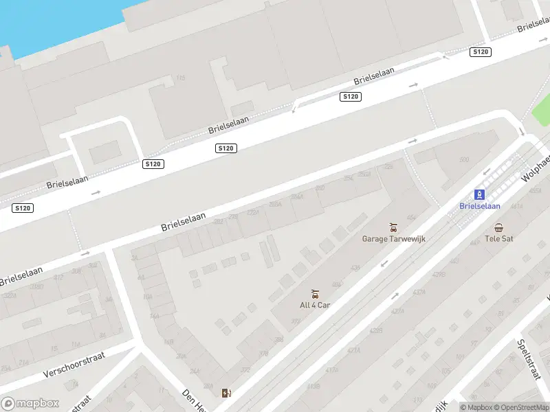 Ambulance met gepaste spoed naar de Brielselaan in Rotterdam