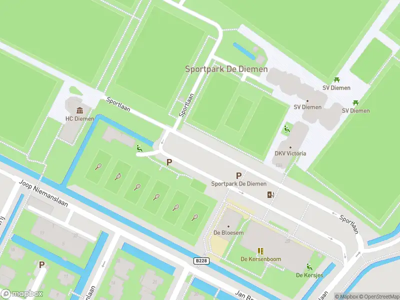 Ambulance met gepaste spoed naar de Sportlaan in Diemen