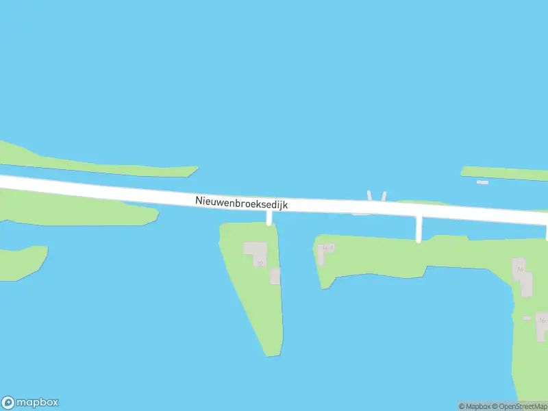 Ambulance met grote spoed naar de Nieuwenbroeksedijk in Reeuwijk