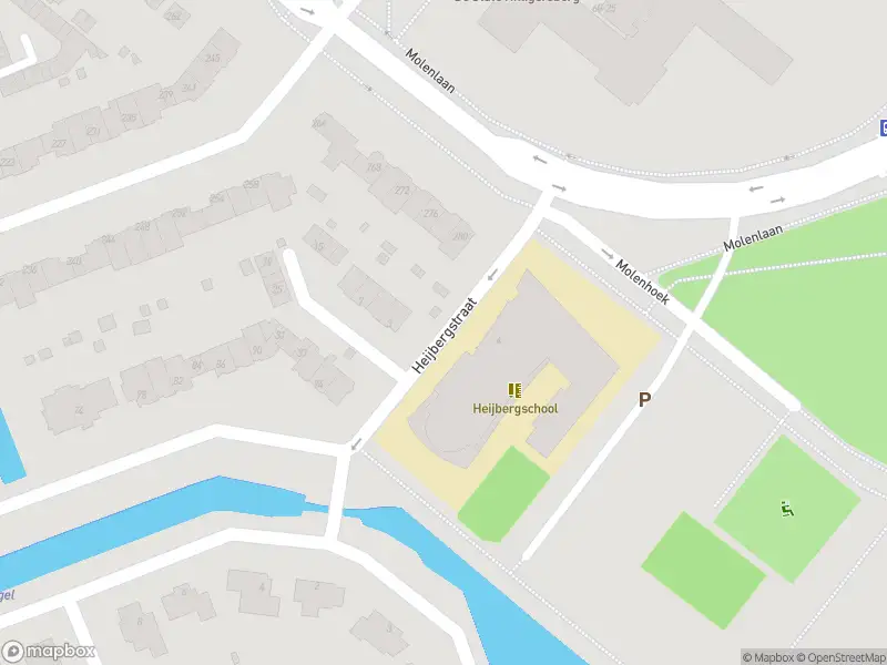 Ambulance met grote spoed naar de Heijbergstraat in Rotterdam