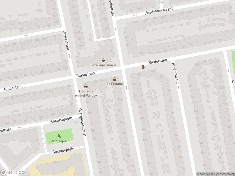 Ambulance met grote spoed naar de Westerbeekstraat in Rotterdam