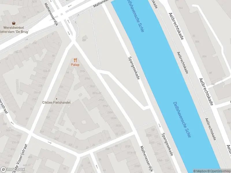 Ambulance met grote spoed naar de Mathenesserdijk in Rotterdam