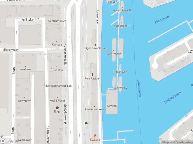 Ambulance met gepaste spoed naar de Leuvehaven in Rotterdam