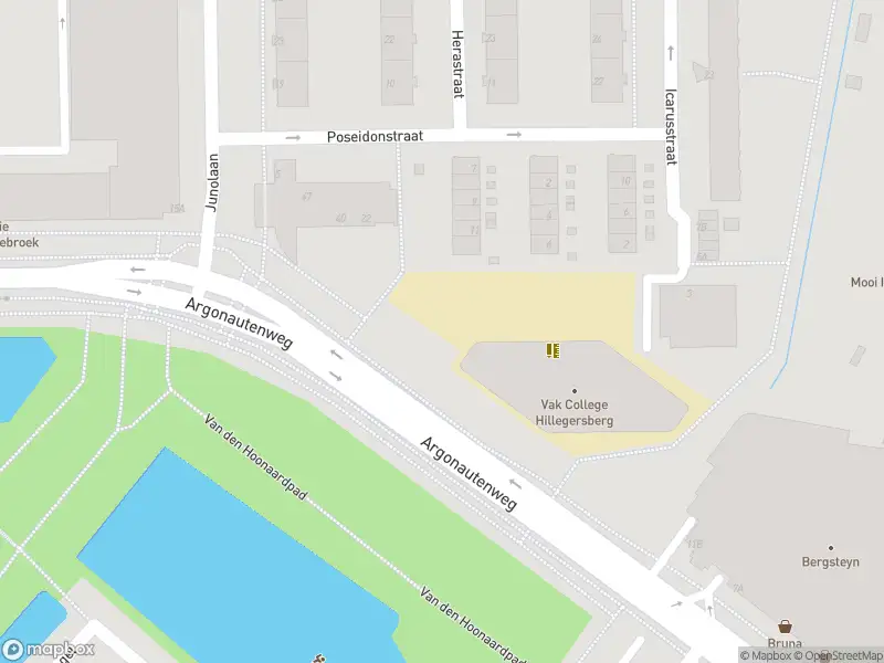 Ambulance met gepaste spoed naar de Icarusstraat in Rotterdam