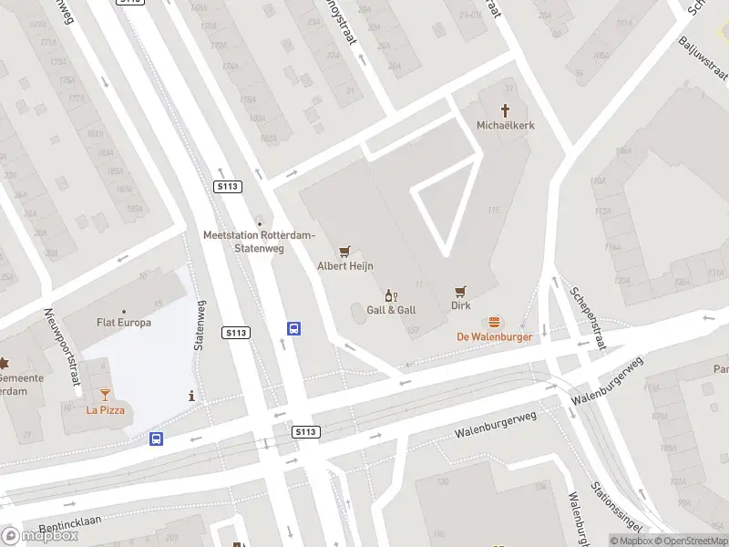 Ambulance met grote spoed naar de Bentinckplein in Rotterdam