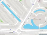 Ambulance met grote spoed naar de Schönberglaan in Capelle aan den IJssel