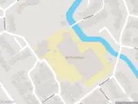 Ambulance met grote spoed naar de Kreekwaard in Alkmaar